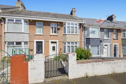 3 bed property, in Fullerton Road, £250,000