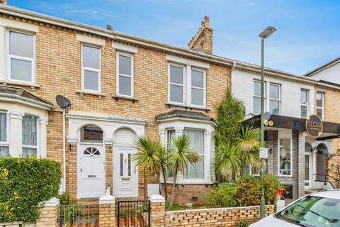 5 bed property, in Gerston Road, £225,000