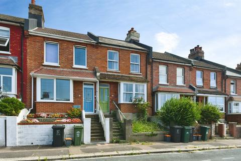 2 bed property, in Nesbitt Road, £375,000