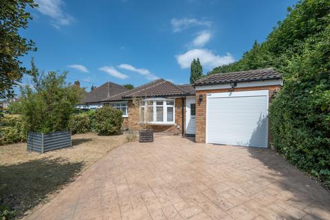 2 bed property, in Woden Road East, £350,000