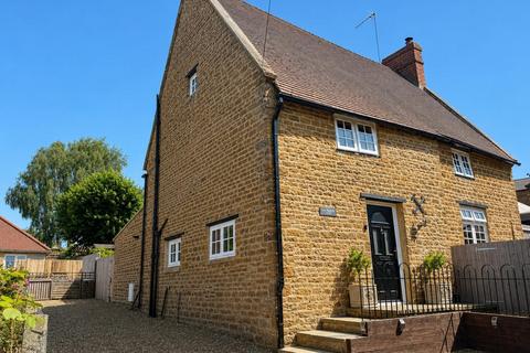 3 bed property, in School Lane, £575,000