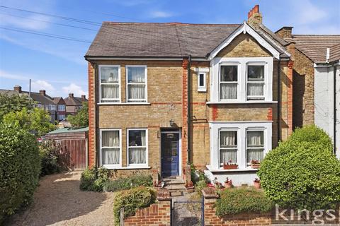 7 bed property, in Durants Road, £650,000