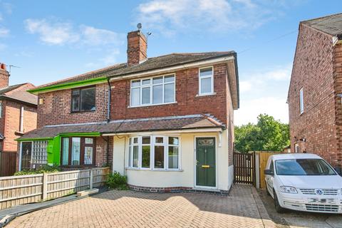 3 bed property, in Chesterfield Avenue, £170,000