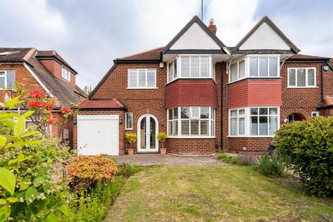 3 bed property, in Rectory Road, £550,000