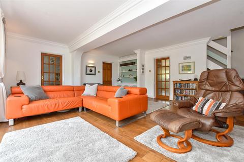 4 bed property, in The Drove, £900,000