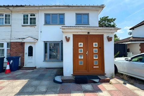 3 bed property, in Bixley Close, £525,000