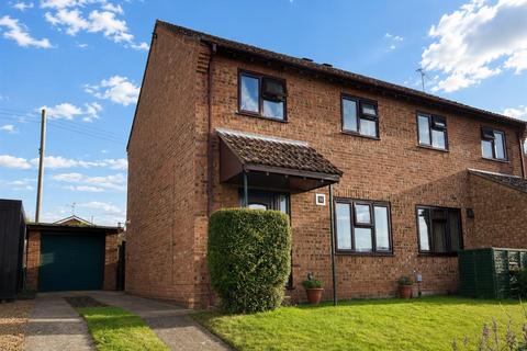 3 bed property, in Beechfields, £220,000