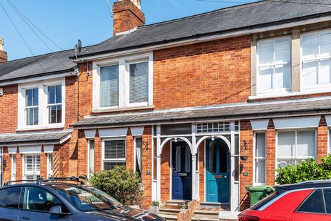 3 bed property, in Whitefield Road, £550,000