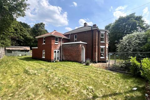 4 bed property, in Bishop Bridge Road, £700,000