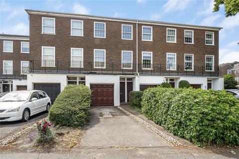 4 bed property, in Broom Park, £925,000