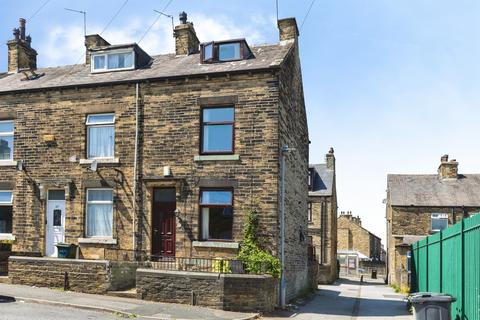 3 bed property, in Runswick Terrace, £110,000