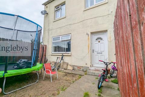 3 bed property, in Dundas Street, £69,995