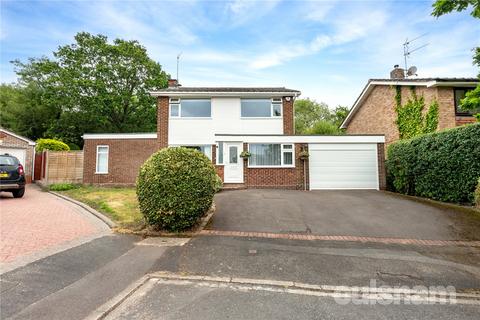3 bed property, in Tanglewood Close, £675,000