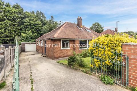 2 bed property, in Melrose Avenue, £225,000
