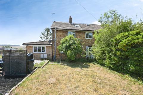 4 bed property, in High Street, £450,000