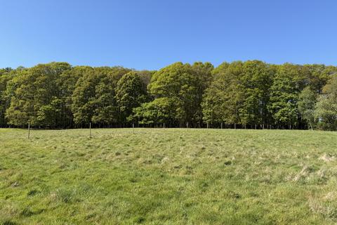 Studio, in Three and three quarter acres, £79,000