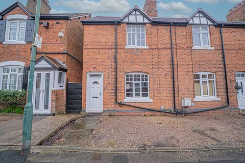 3 bed property, in Poplar Road, £280,000
