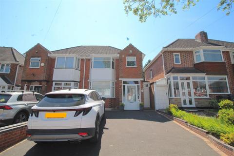 3 bed property, in Sunnymead Road, £275,000