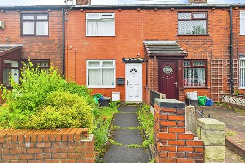 2 bed property, in Boardmans Lane, £100,000