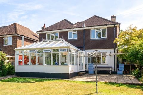 4 bed property, in Chestnut Avenue, £995,000
