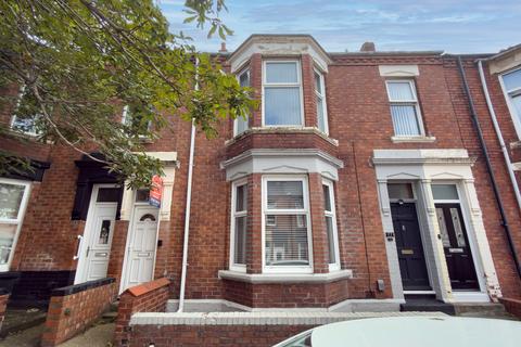 3 bed property, in 75 Candlish Street, £50,000