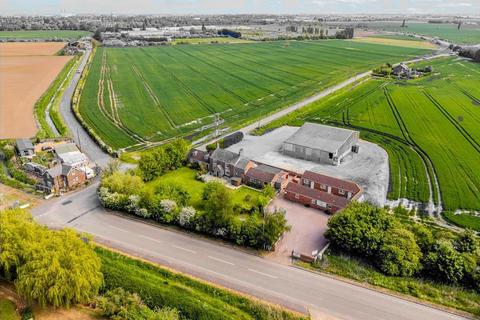 10 bed property, in Burr Lane, £650,000