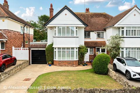 3 bed property, in Holly Lane, £425,000