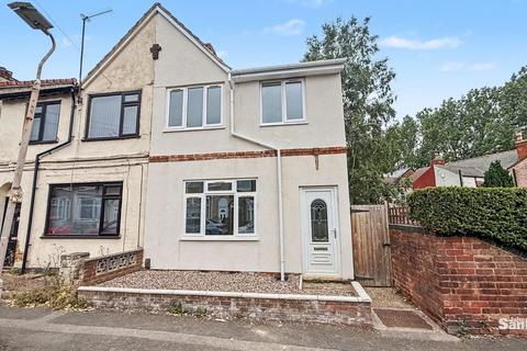 3 bed property, in Somersall Street, £150,000