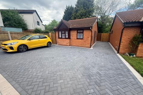 2 bed property, in 60B Ardath Road, £170,000
