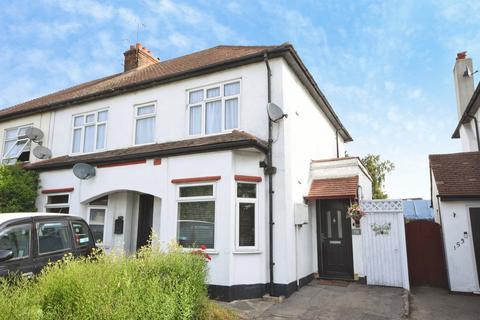 2 bed property, in Southend Arterial Road, £325,000