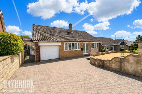 3 bed property, in Spinneyfield, £400,000