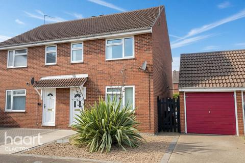 3 bed property, in Hyacinth Close, £250,000