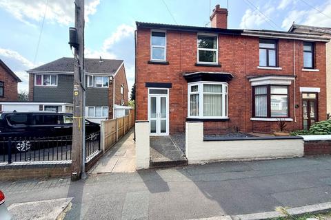3 bed property, in Victoria Road, £230,000