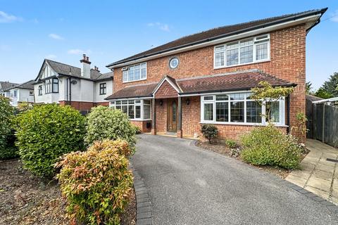 4 bed property, in Winton, £775,000