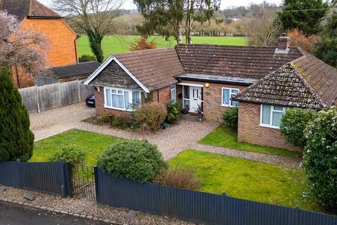 4 bed property, in Dark Lane, £800,000
