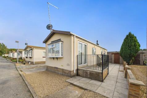2 bed property, in Fengate Mobile Home Park, £69,950