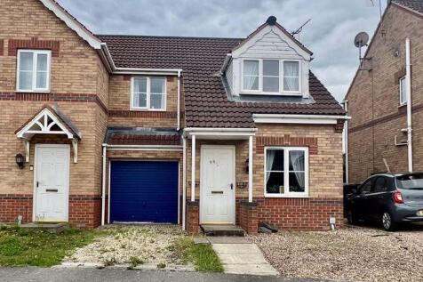 3 bed property, in Bedford Way, £135,000