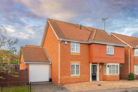4 bed property, in Boughton Road, £350,000