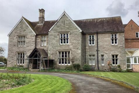 1 bed property, in Church Lane, £145,000
