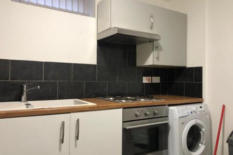 6 bed property, in Parliament Road, £280,000