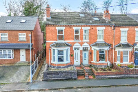 3 bed property, in Victoria Avenue, £270,000