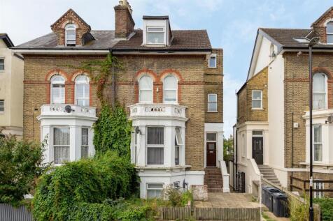 Land, in Upper Grove, £650,000