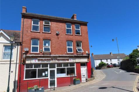 4 bed property, in The Square, £375,000