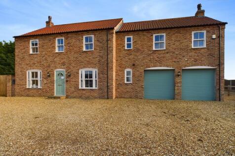 5 bed property, in Broadgate, £825,000