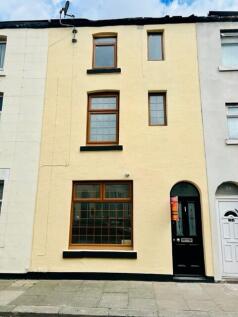 4 bed property, in Hill Street, £85,000
