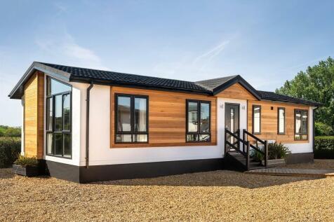 2 bed property, in The Grove, £309,950