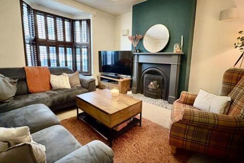 3 bed property, in Cecil Street, £300,000