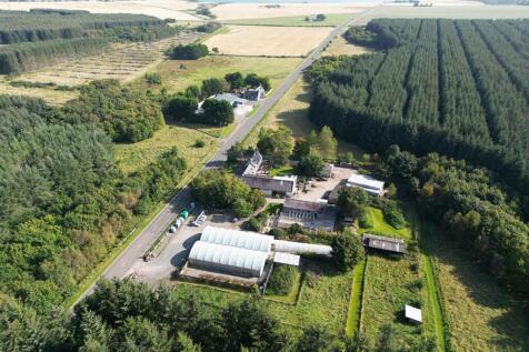 3 bed property, in Bauds Pet Care and Garden Centre, £525,000