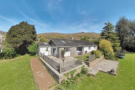 3 bed property, in Shipham Road, £550,000