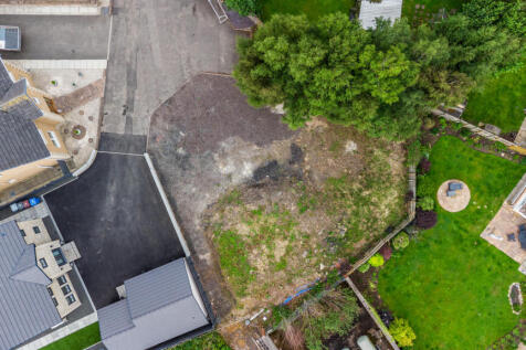 Land, in Draffan Gardens, £57,000